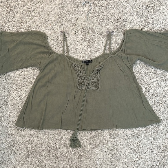 Iris Blouse - Picture 4 of 9